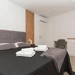Luxurious New Apartment In Makarska